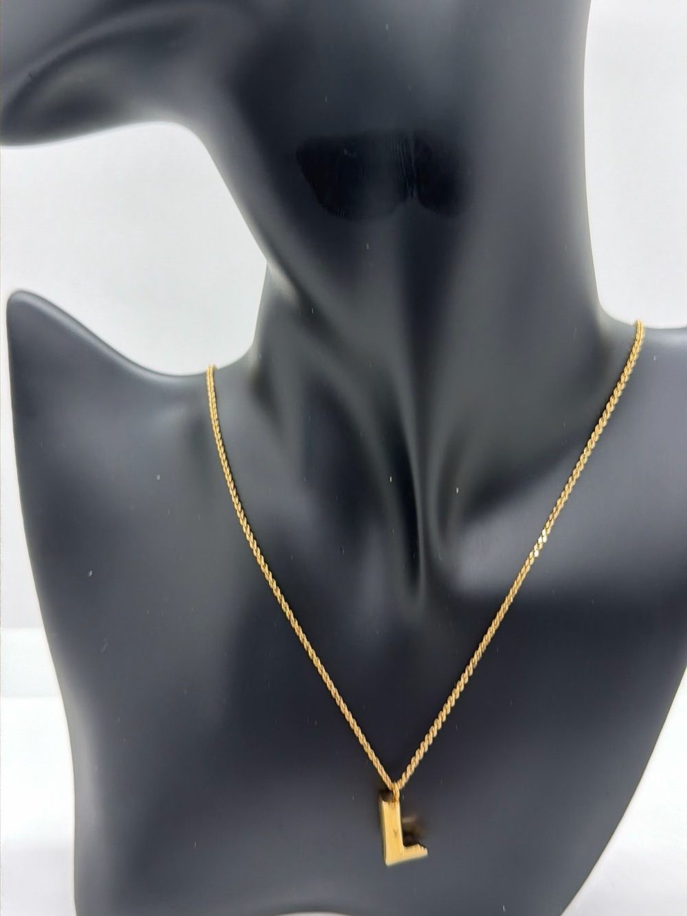 Authentic Louis Vuitton LV me “L” Necklace - Picture 2 of 12
